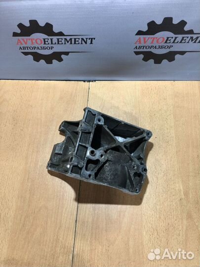 Кронштейн насоса гур Ford Focus 2