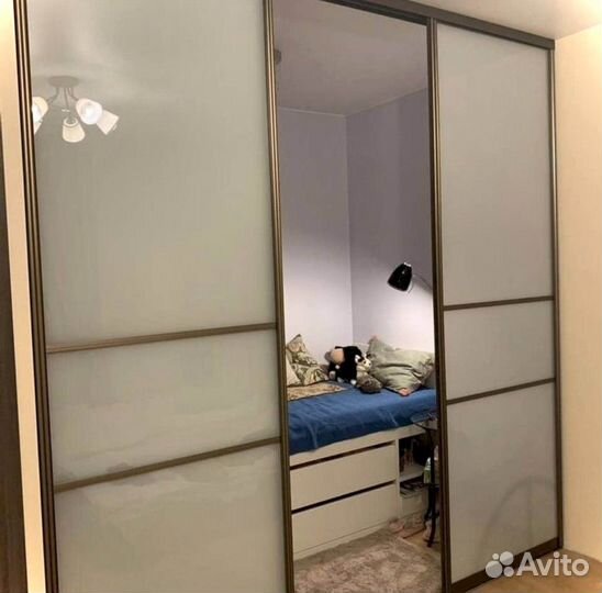 Раздвижная перегородка с матовым стеклом