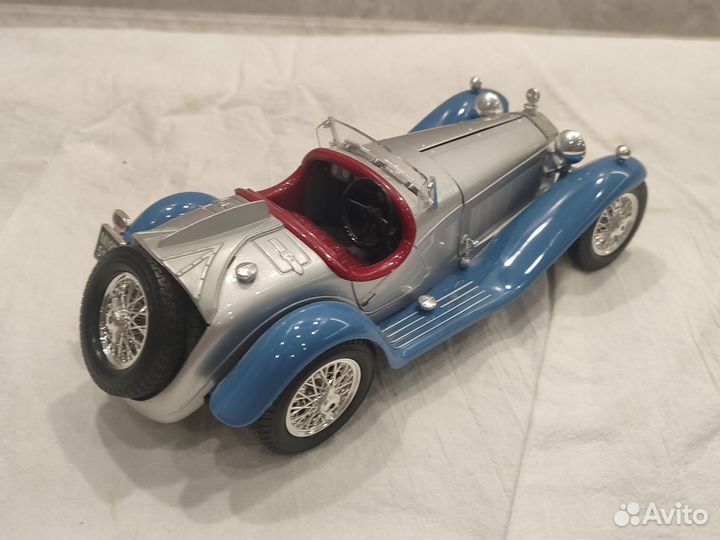 Модель Alfa Romeo 8c 2300 1:18 bburago