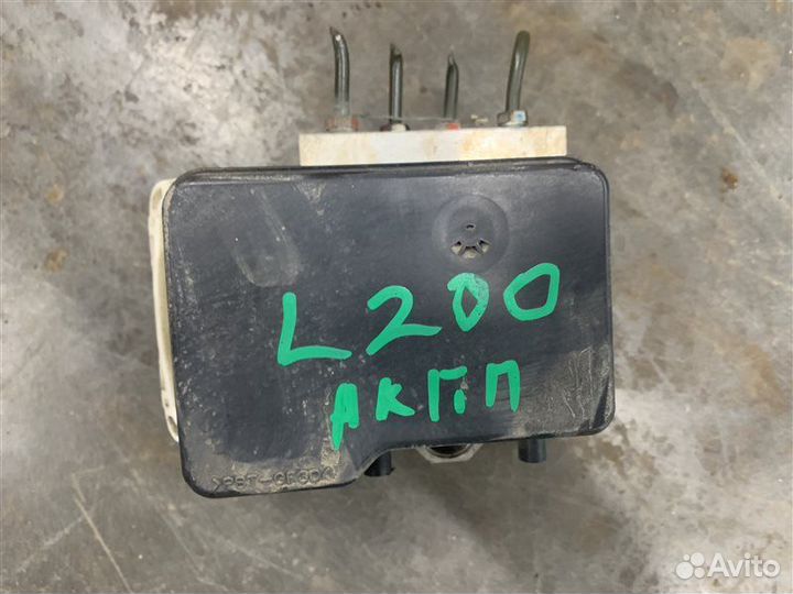 Блок abs Mitsubishi L200 Kb4T KB4T 4D56U 2012