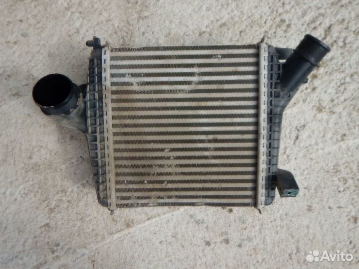 Интеркулер правый Audi Q7