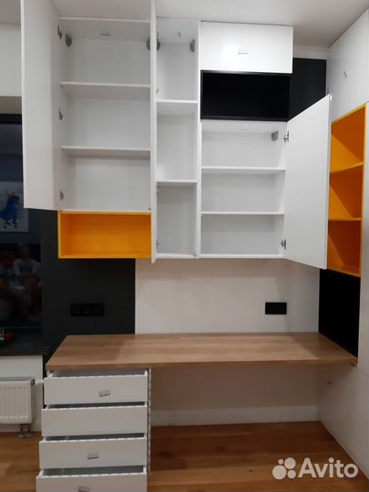 Рабочая зона у окна