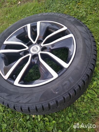 Pirelli Formula Ice 215/60 R17