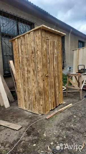 Дачный туалет деревянный