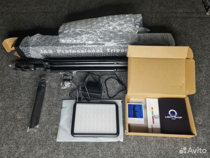 Видеосвет для съёмки цветной P24C RGB