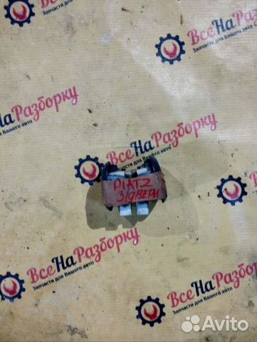 Кнопка стеклоподъемника Toyota Platz седан 1.0