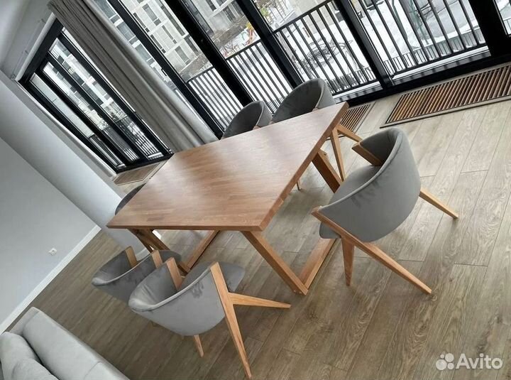 Стол из дерева