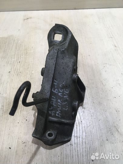 Кронштейн двигателя левый Ауди 80 Б4 893199307A