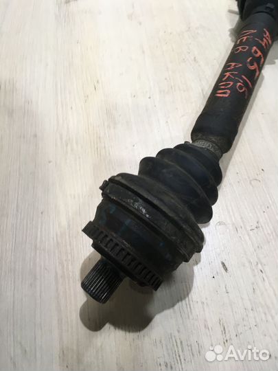 Полуось передняя левая Ауди А4 Б5 1.6 АКПП