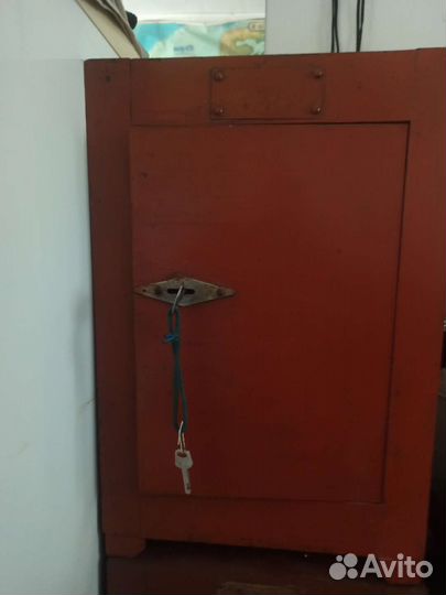 Сейф металлический