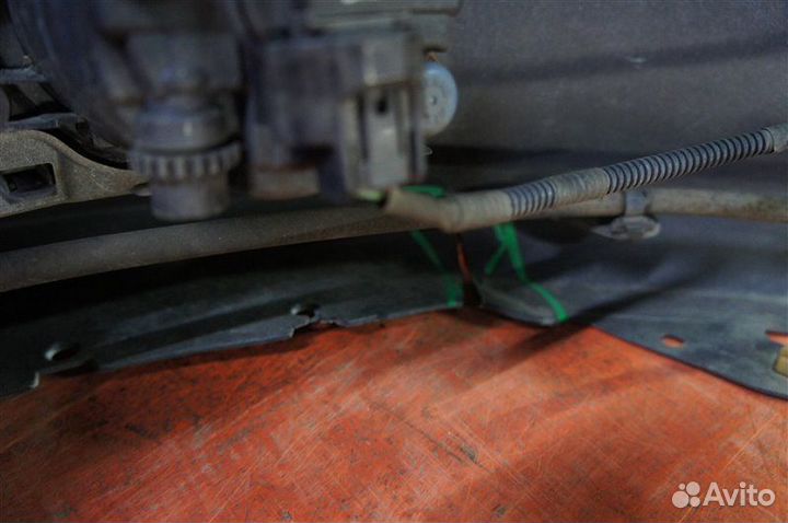 Бампер передний Toyota Prius Alpha ZVW41 2012