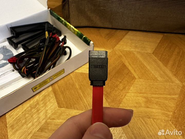 Кабель Foxconn SATA E124936 новый красный