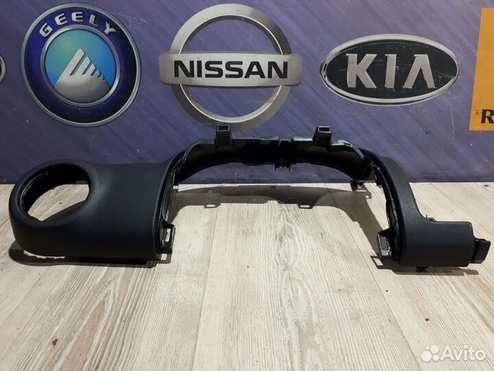 Накладка на торпедо nissan note E11 Лев