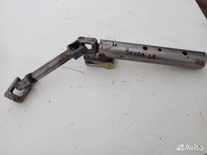Рулевая колонка нижняя часть Skoda Octavia 1.4