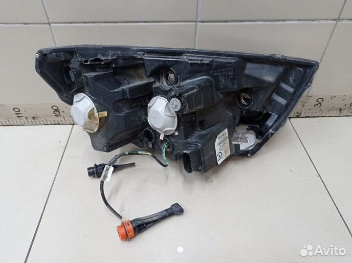 Фара передняя левая LADA Vesta