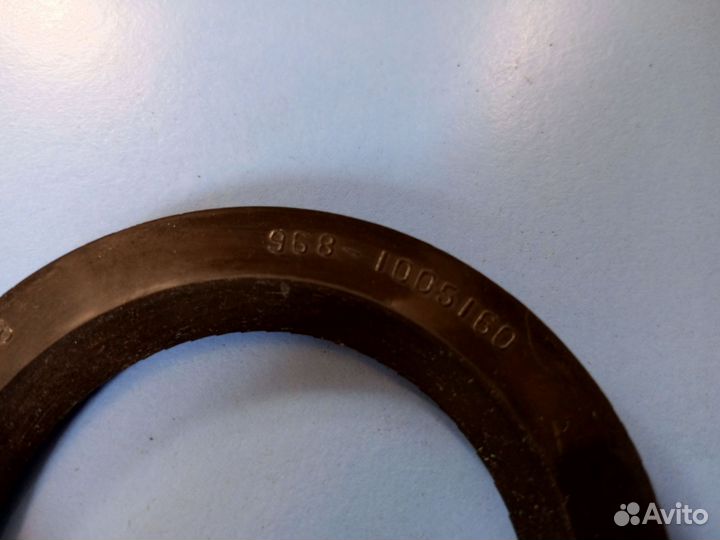 Сальник к/вала задний заз 968 с хранения