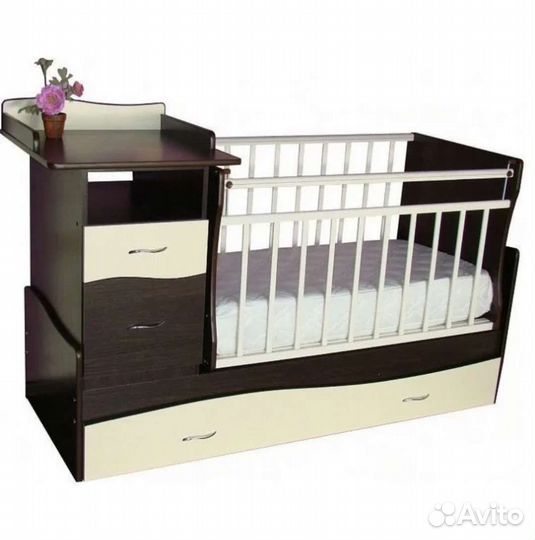 Детская кроватка с маятником, ящиком и тумбой/пеле