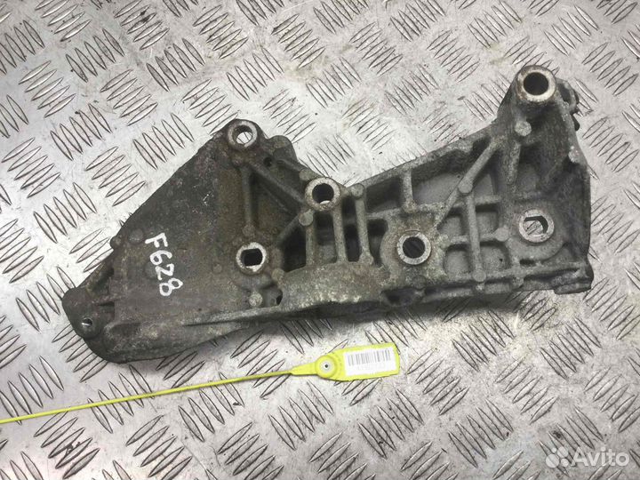 Кронштейн генератора Renault Modus K4m791