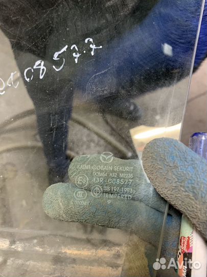 Заднее левое стекло Мазда 3 седан