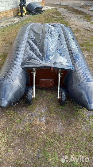 Надувная лодка