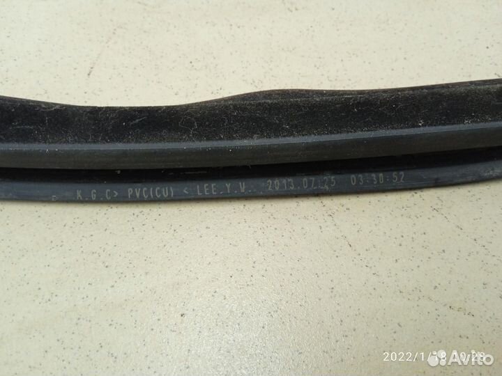 Накладка стекла переднего левого Solaris 2010-2017