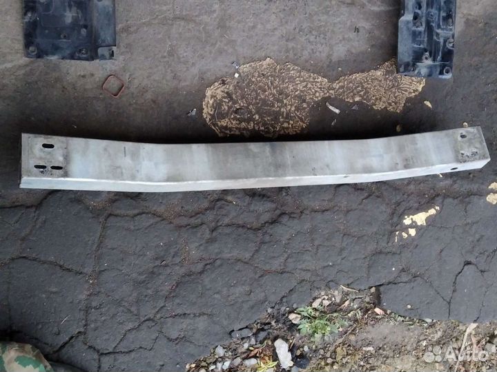 Усилитель переднего бампера Nissan Murano Z50