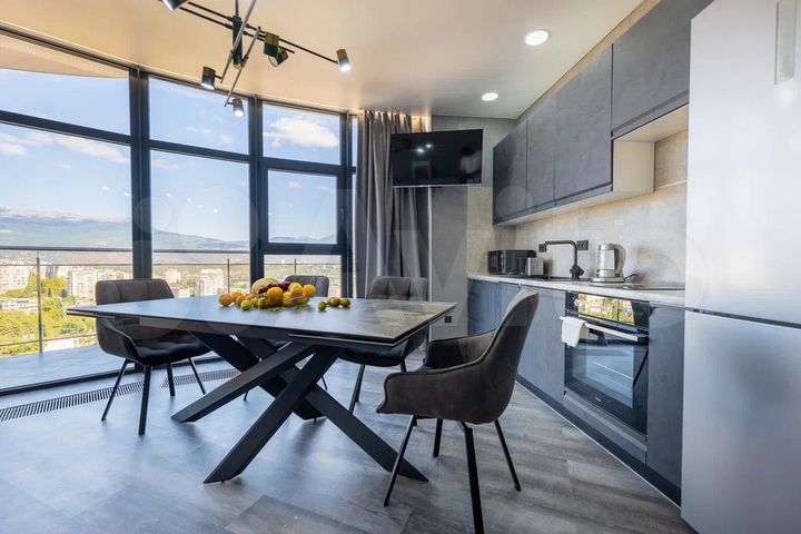 1-к. апартаменты, 63 м², 14/16 эт.