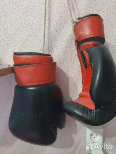 Боксерские перчатки