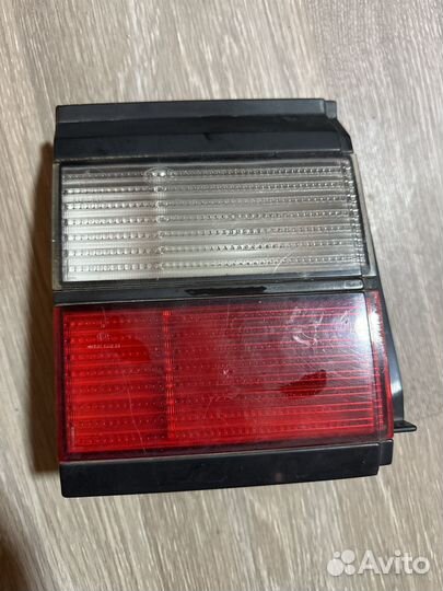 Фонарь крышки багажника левый VW Passat B3 седан