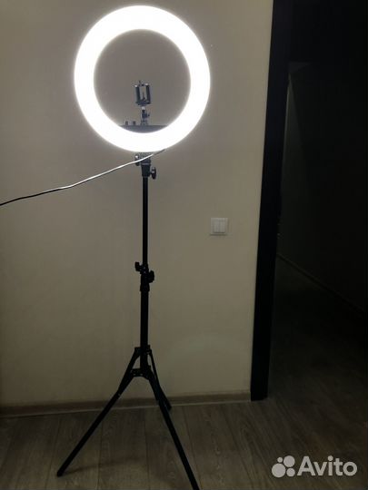 Кольцевая лампа 45 см со штативом