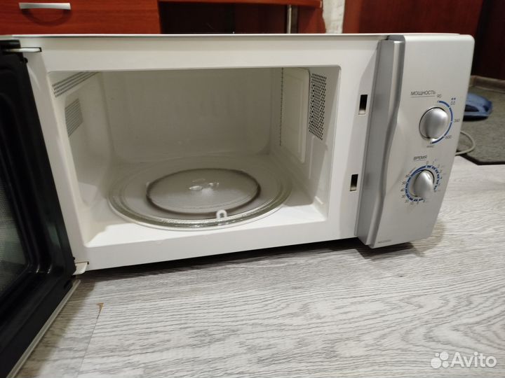 Продам микроволновку бу