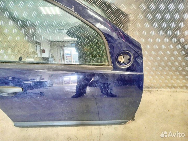 Дверь передняя правая Renault Sandero