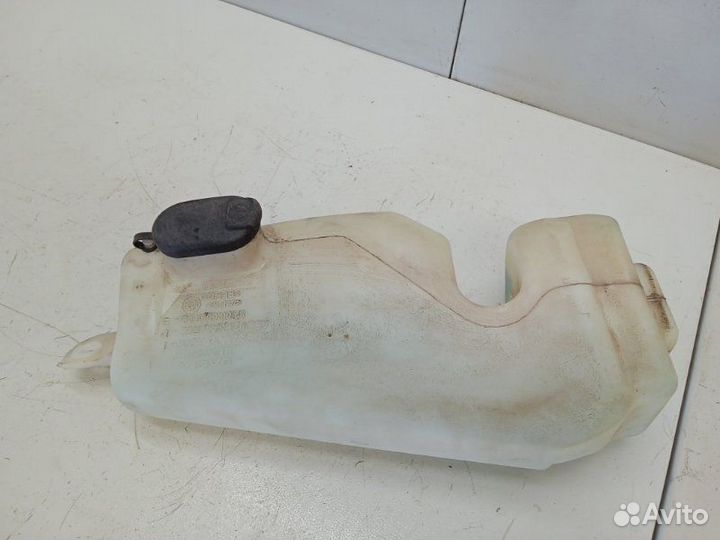 Бачок омывателя лобового стекла Renault Logan 1