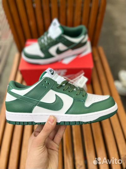 Кроссовки Nike SB Dunk Low Team Green Michigan