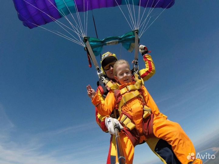 Прыжок с парашютом с инструктором с фото/видео