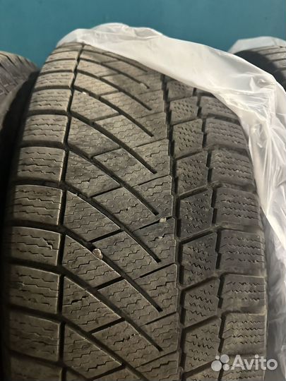 Continental ContiVikingContact 6 235/65 R17