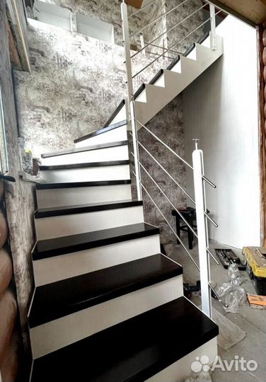 Лестницы г-образные