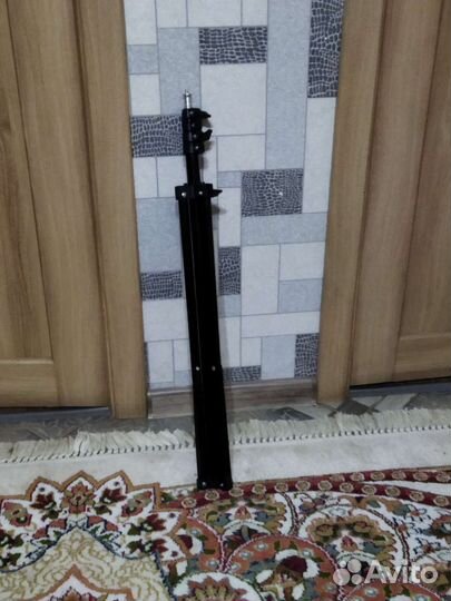 Штатив для свето и фото техники