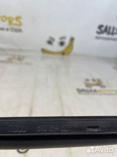 Молдинг лобового стекла передний правый Audi A4 B9