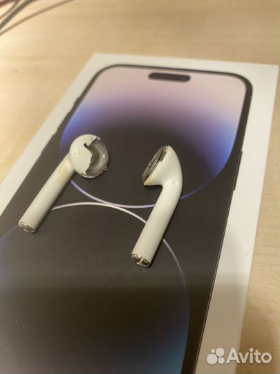 Оригинальный кейс от AirPods 2