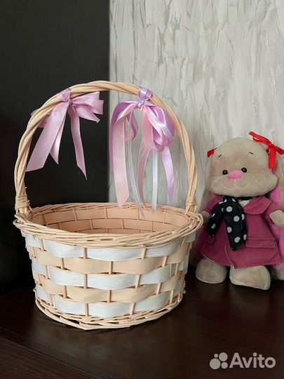 Подарочная плетеная корзина
