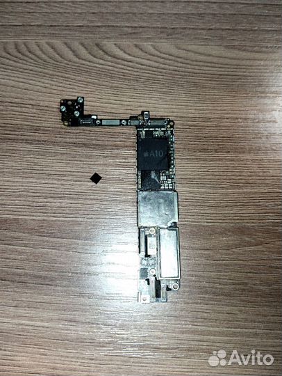 Материнская плата iPhone 7