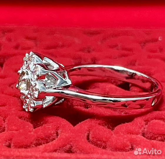 Золотое кольцо с бриллиантами 0.65ct