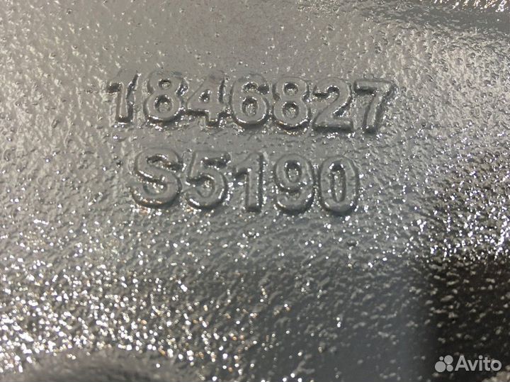 Кронштейн переднего бампера правый Scania 5-series