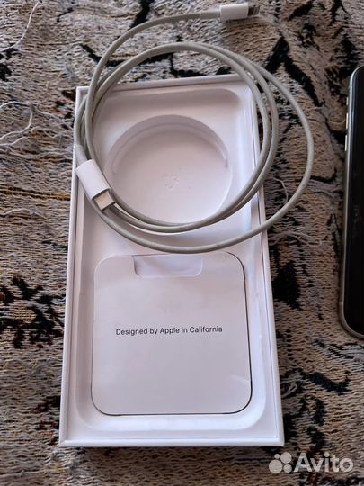 Телефон iPhone 11