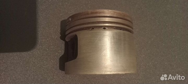 Поршень на гольф 3, венто 1.8