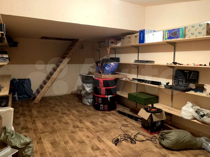 Гараж, > 30 м²