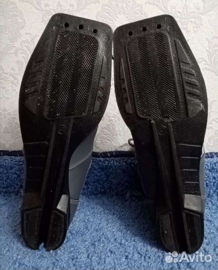 Ботинки лыжные