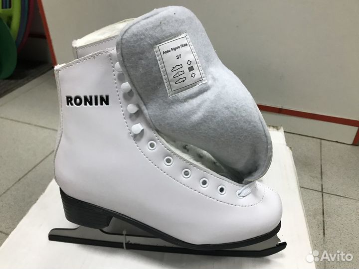 Коньки хоккейные новые atemi