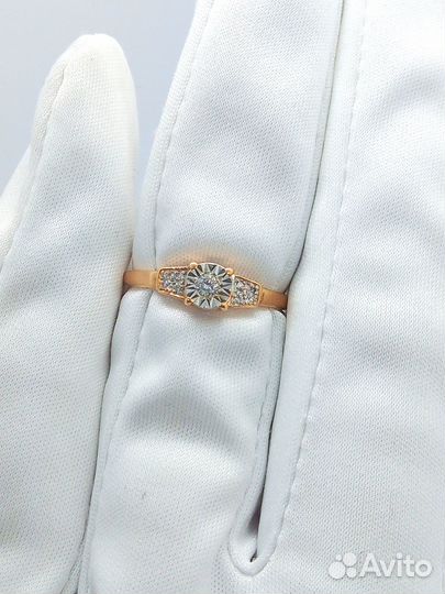 Золотое кольцо с камнем 16р